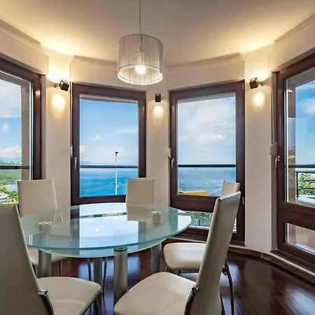 Апартаменти Awesome In With House Sea View *